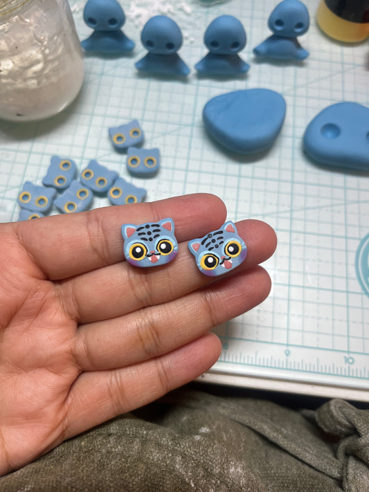 Derpy tiger stud earrings